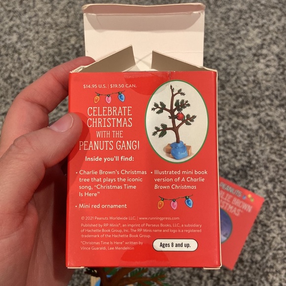 Adorable mini Charlie Brown Christmas tree and mini book - Picture 10 of 10